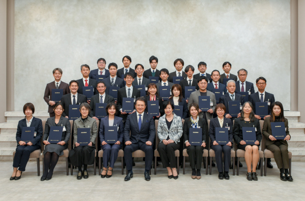 公益財団法人コーセーコスメトロジー研究財団
第36回 表彰・贈呈式を開催 2026年4月よりコーセー小林スポーツ財団と合併<span class="filesize__info">PDF:〇〇〇KB</span>